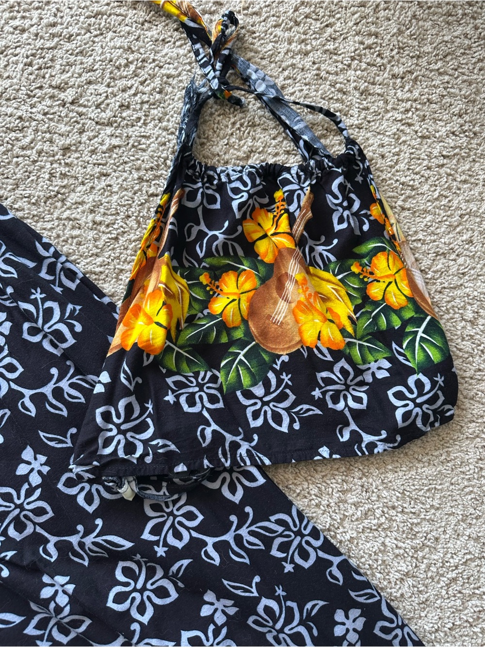 Hawaiian 2 piece set - Picture 3 of 7